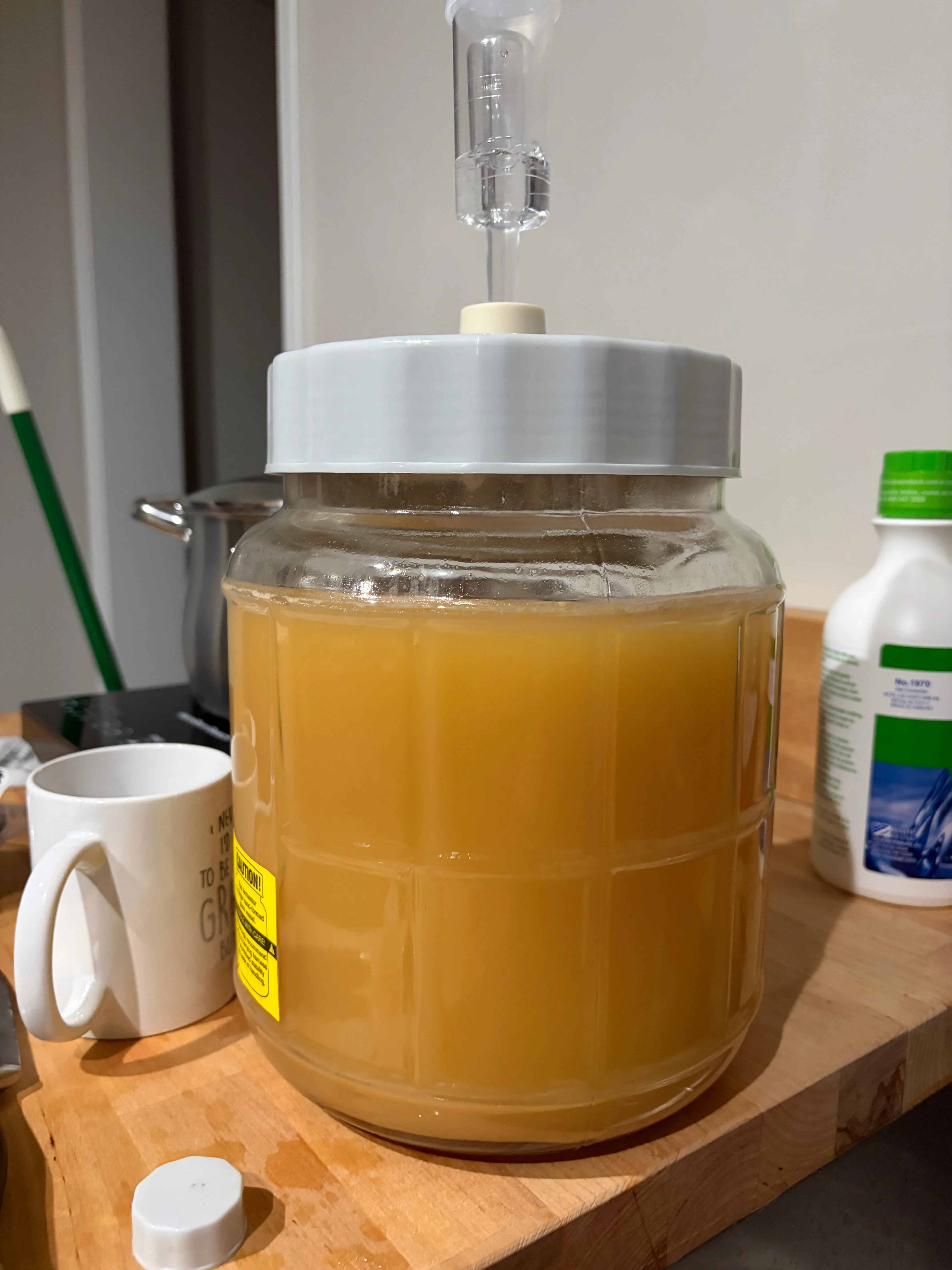 Day six: extremely cloudy, visibly alive — and an airlock with nothing to say